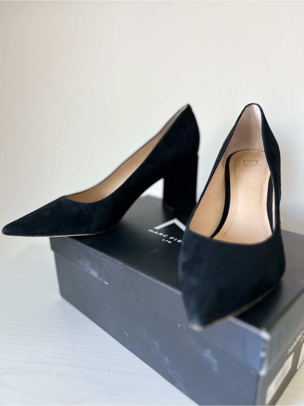 Marc Fisher LTD Zala Black Suede Pointed Toe Pumps 7.5 - Picture 4 of 11